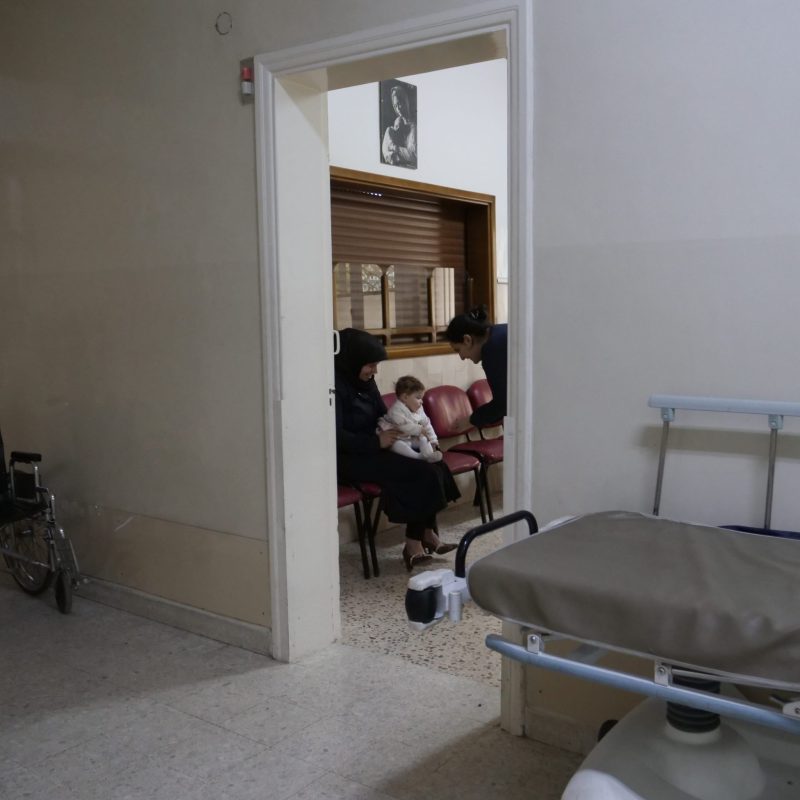 Dispensari_speranza_AVSI_siria-scaled-aspect-ratio-588-588-2048x2048